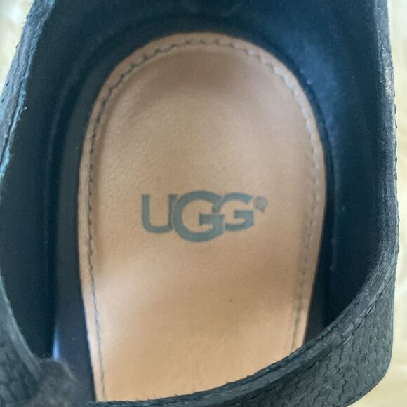UGG Yasmin Snake Wedged Black Leather Sandals Sz 7.5 Fringes Shoelaces Boho - Picture 7 of 12